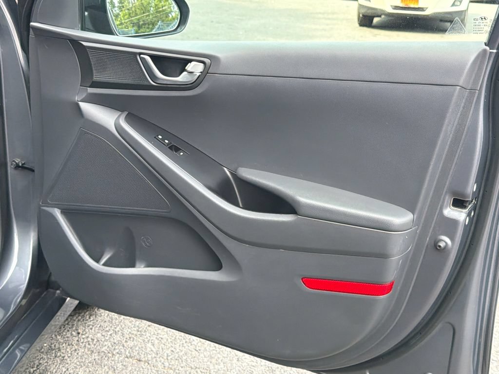 Used 2019 Hyundai Ioniq SEL FWD image 12