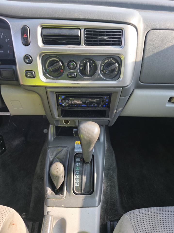 Used 2001 Mitsubishi Montero Sport XS AWD/4WD image 9