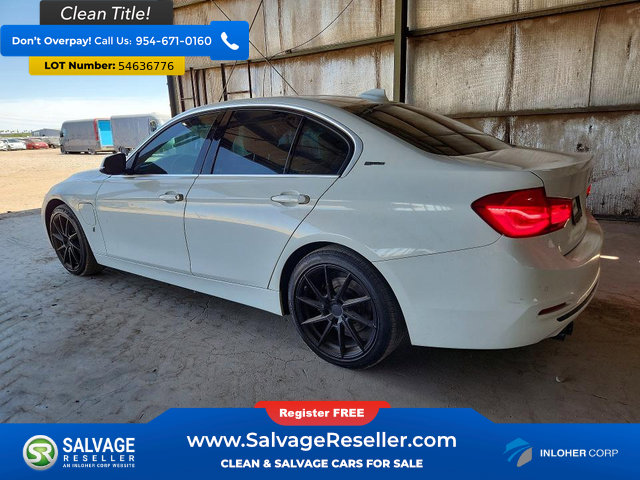 Used 2018 BMW 330e w/ Convenience Package RWD image 3