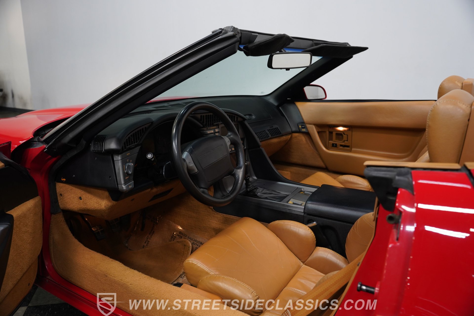 Used 1990 Chevrolet Corvette Convertible RWD image 4