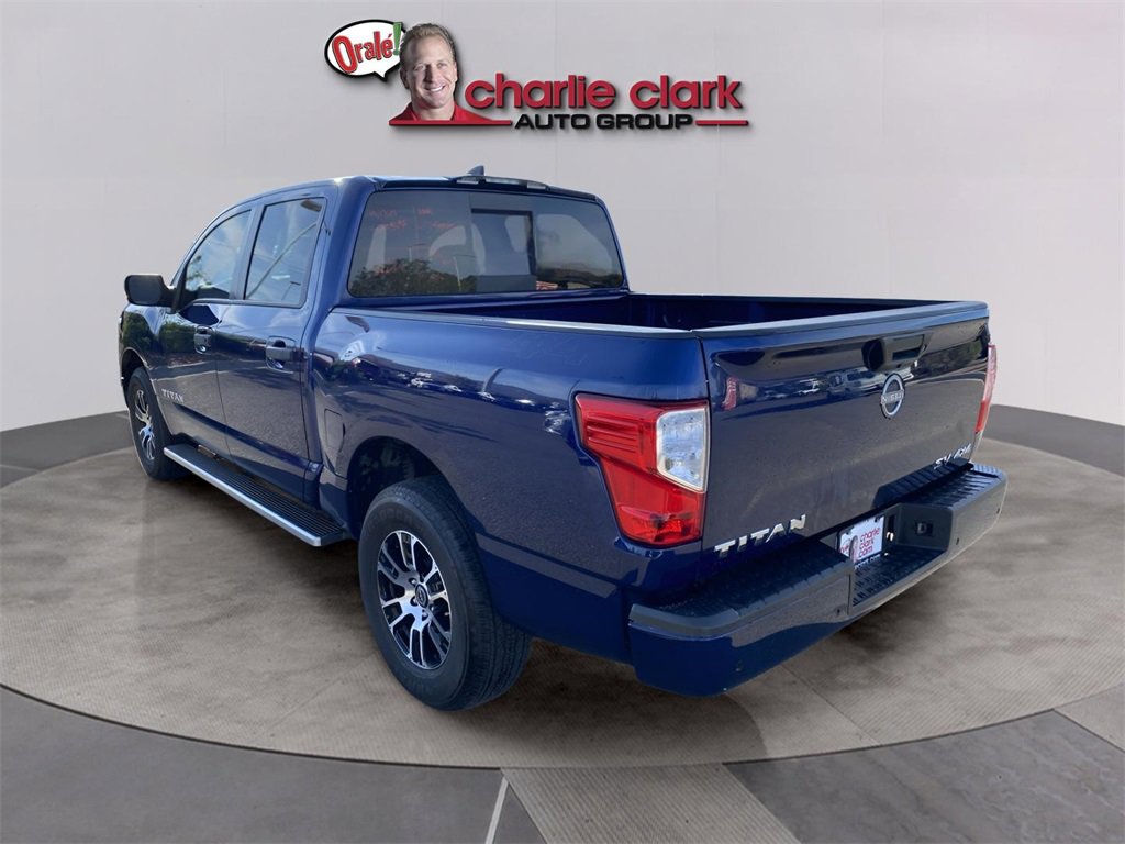 Used 2024 Nissan Titan SV image 3