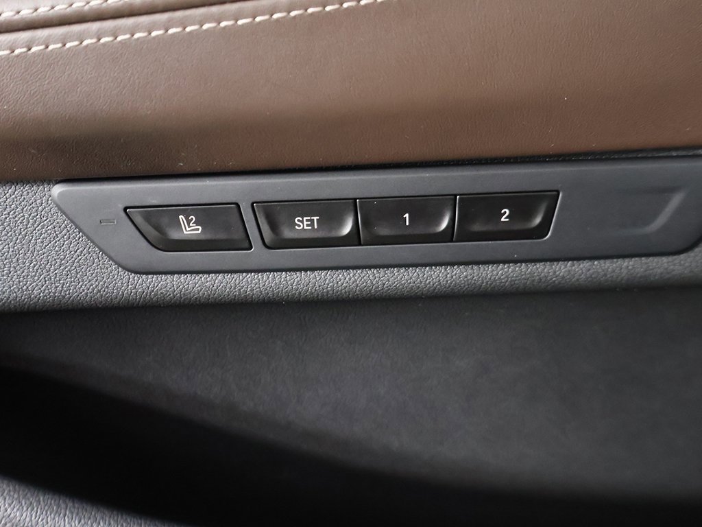 Used 2022 BMW 740i xDrive w/ Premium Package image 43