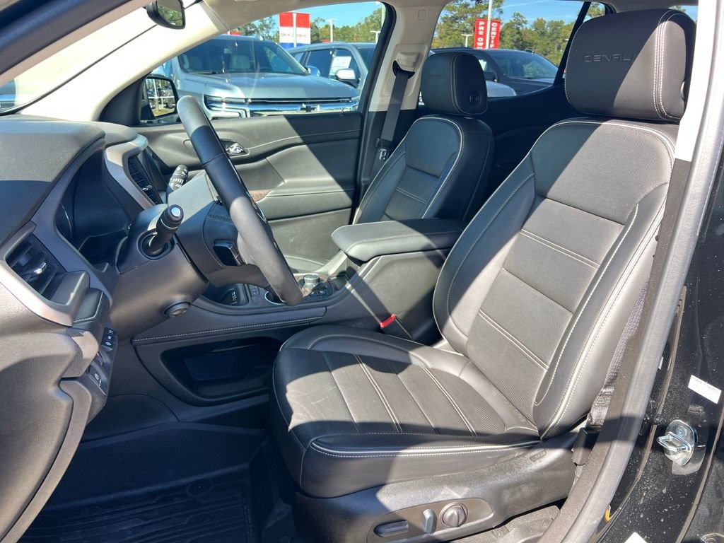 Used 2023 GMC Acadia Denali image 13