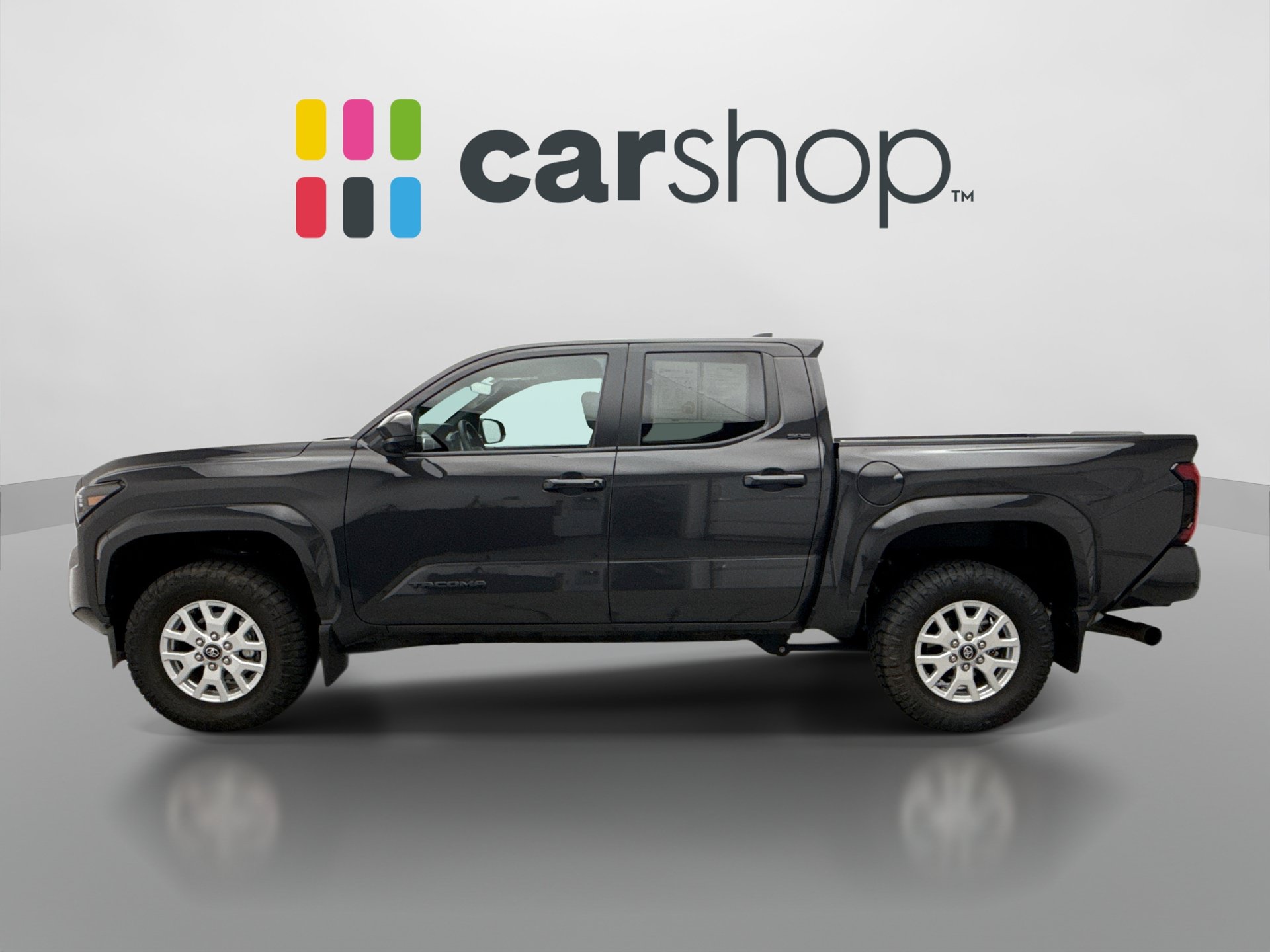 Used 2025 Toyota Tacoma SR5 AWD/4WD image 2