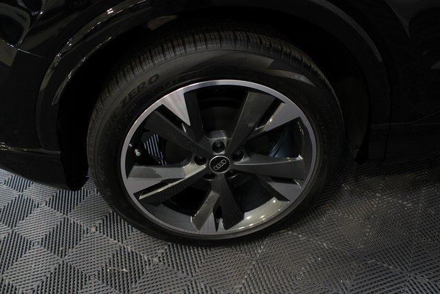 New 2025 Audi Q4 e-tron Premium Plus image 28