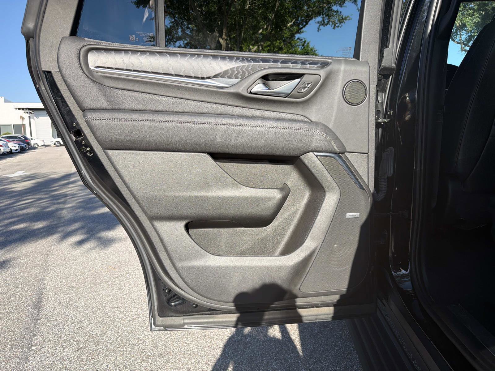 Used 2023 GMC Yukon Denali RWD image 12