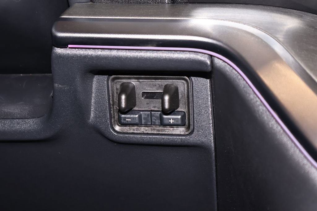 Certified 2025 Ford Expedition Max Platinum image 31