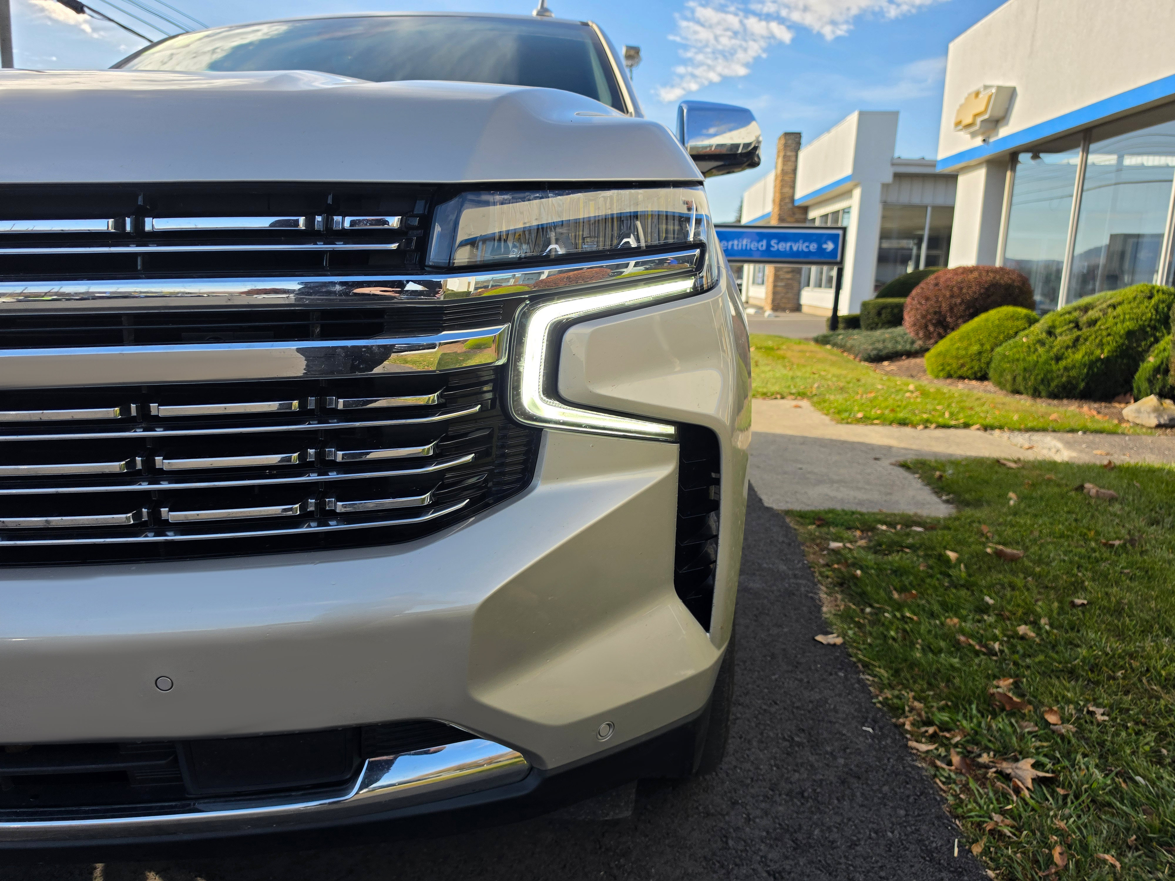 Used 2024 Chevrolet Tahoe Premier w/ Advanced Technology Package AWD/4WD image 10