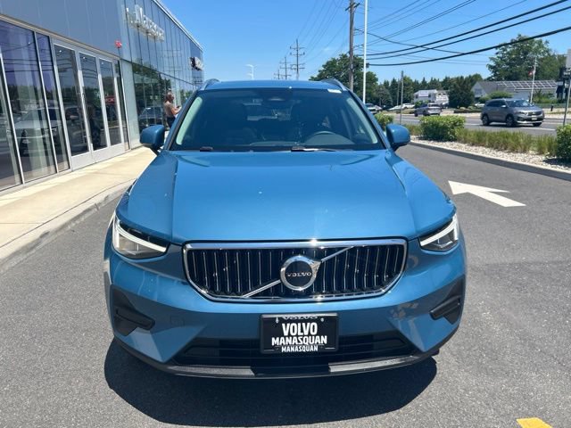 Certified 2025 Volvo XC40 B5 Core AWD/4WD image 7