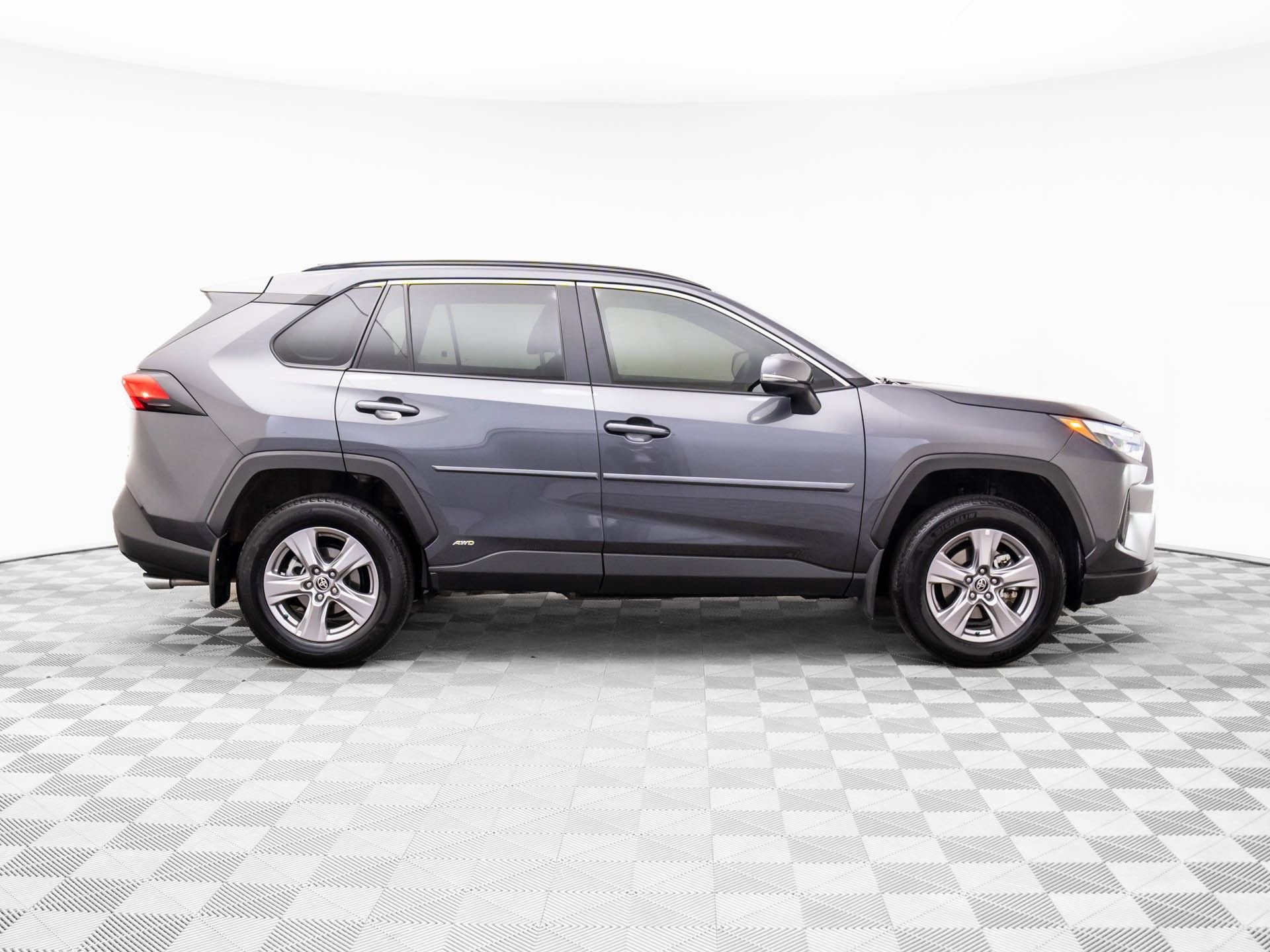 Used 2025 Toyota RAV4 LE image 9