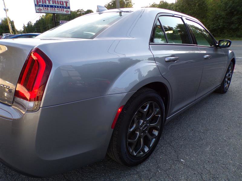 Used 2017 Chrysler 300 S image 10