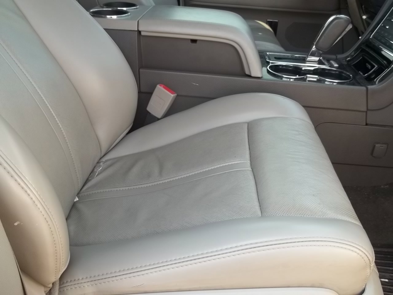 Used 2017 Lincoln Navigator Select AWD/4WD image 9