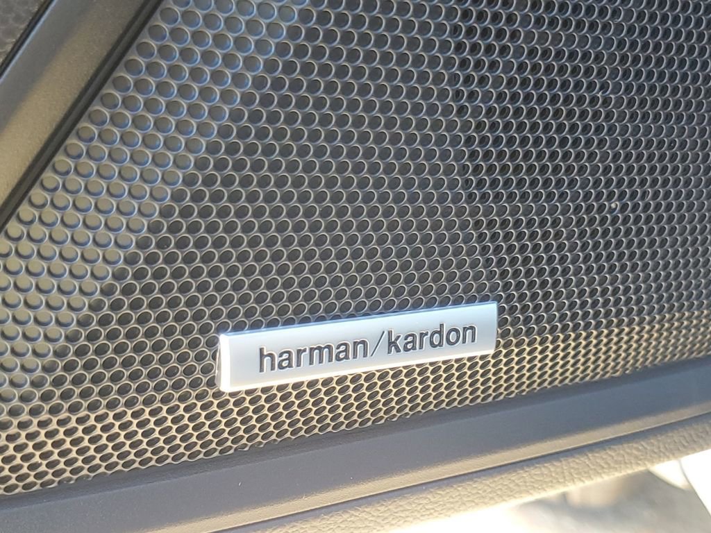 Used 2025 Subaru Outback Touring XT image 11