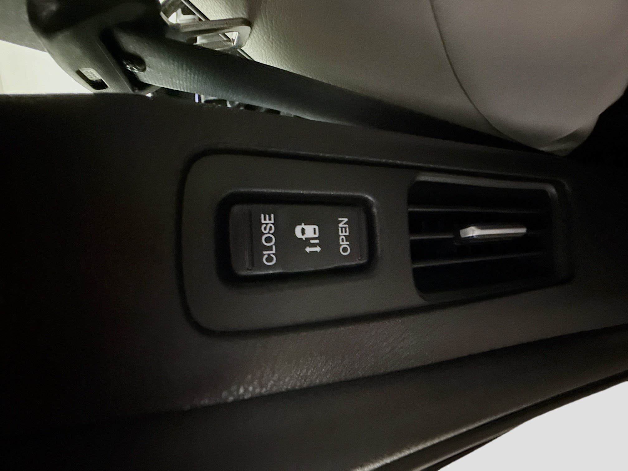 Used 2023 Honda Odyssey Elite image 44