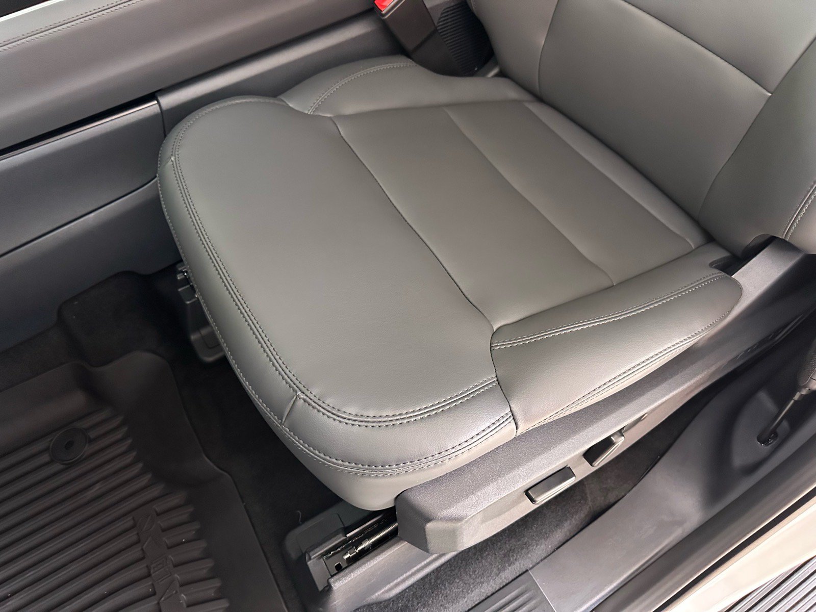 New 2027 Ford Expedition Max Active RWD image 20
