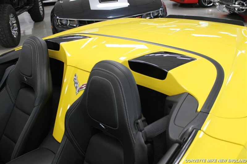Used 2016 Chevrolet Corvette Stingray Convertible w/ 2LT Preferred Equipment Group RWD image 16
