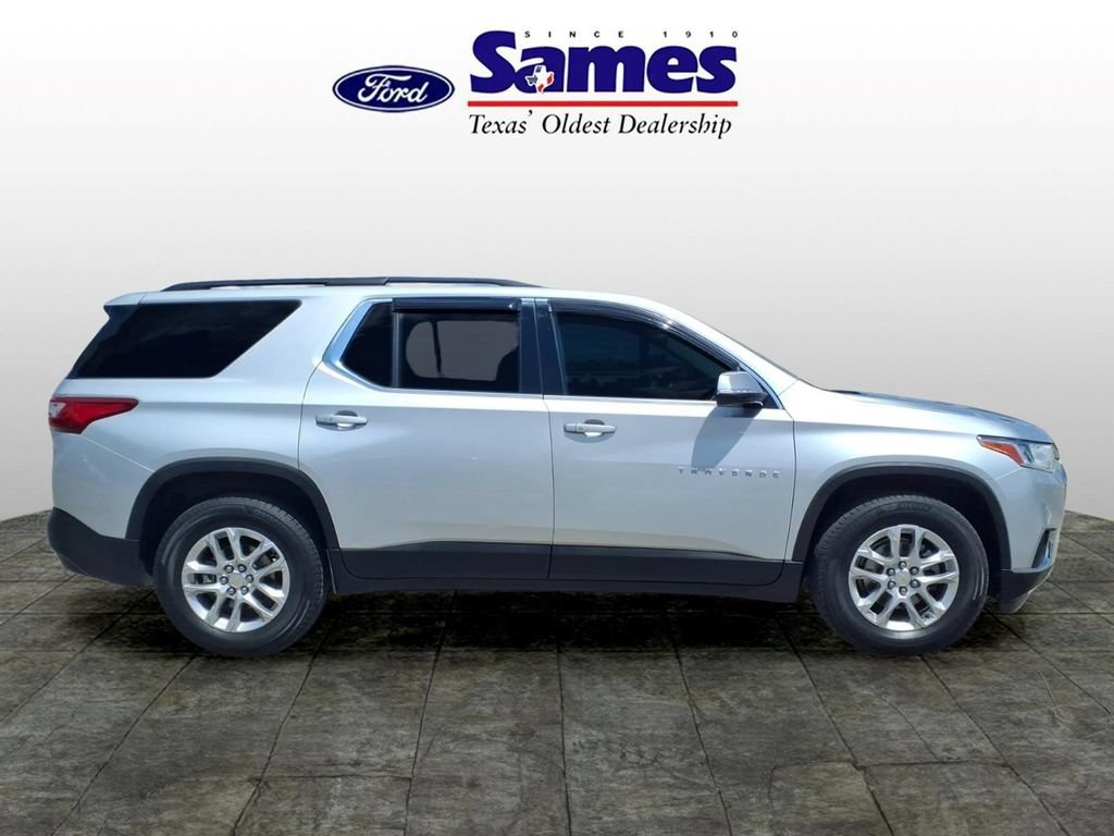 Used 2019 Chevrolet Traverse LT FWD image 2