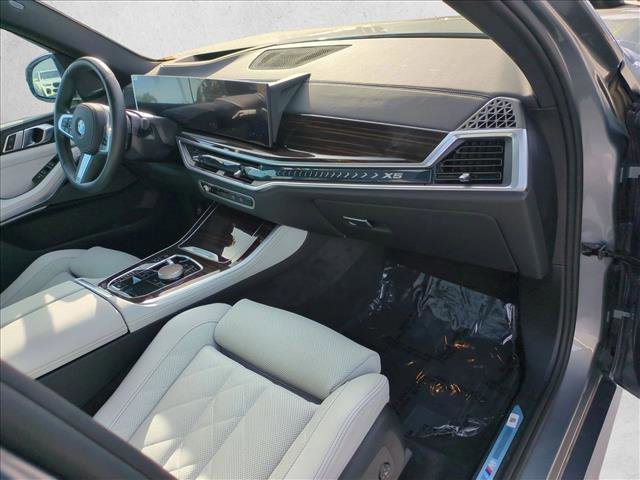 Certified 2026 BMW X5 xDrive40i w/ M Sport Package AWD/4WD image 24