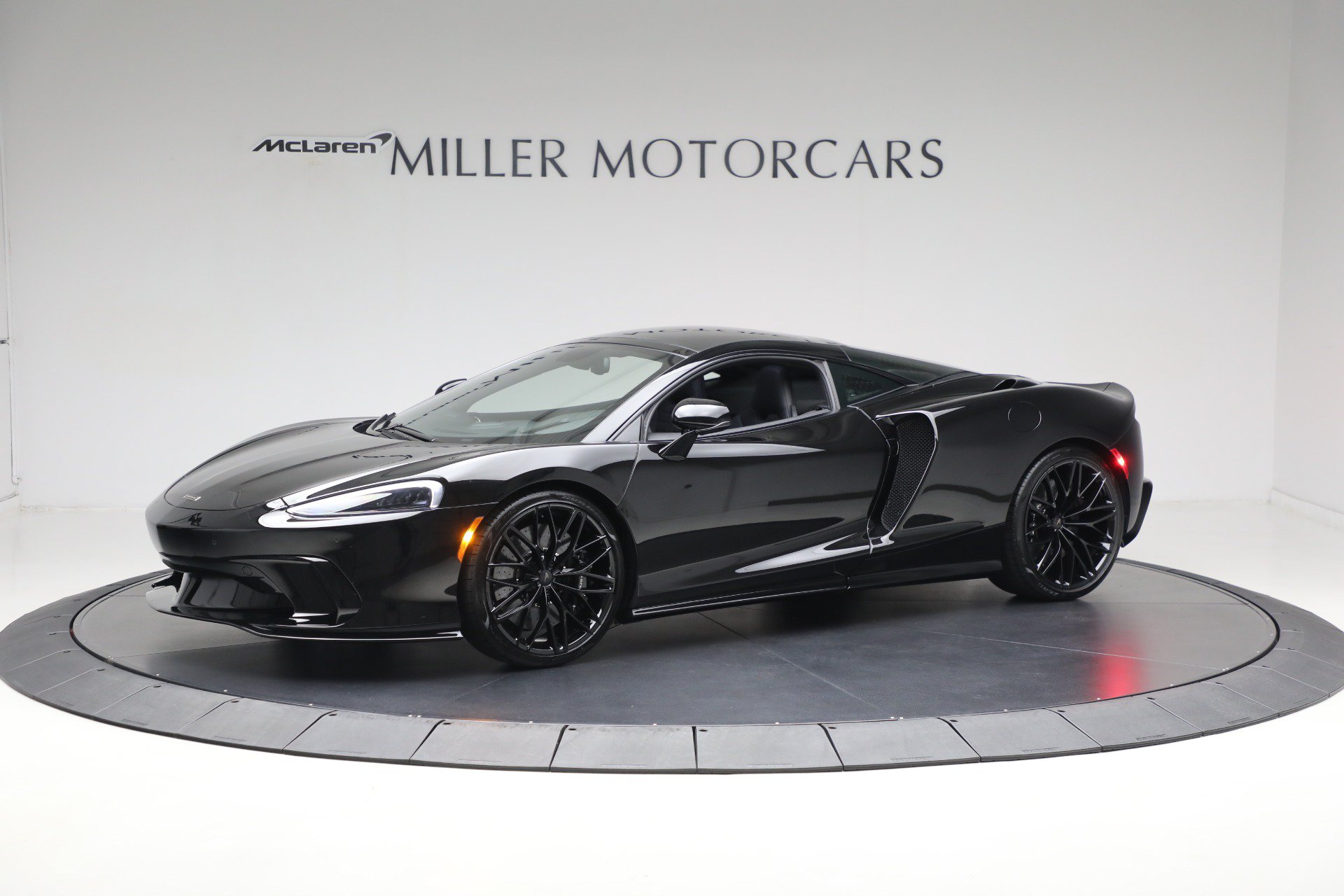 Used 2025 McLaren GTS RWD image 2