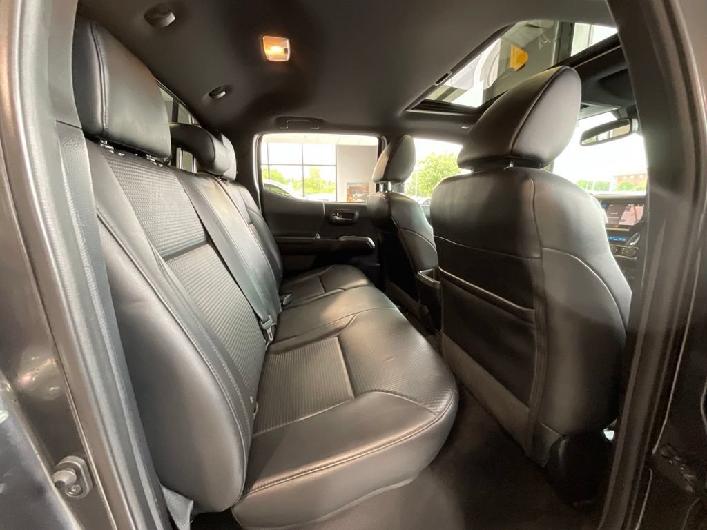 Used 2019 Toyota Tacoma Limited AWD/4WD image 21