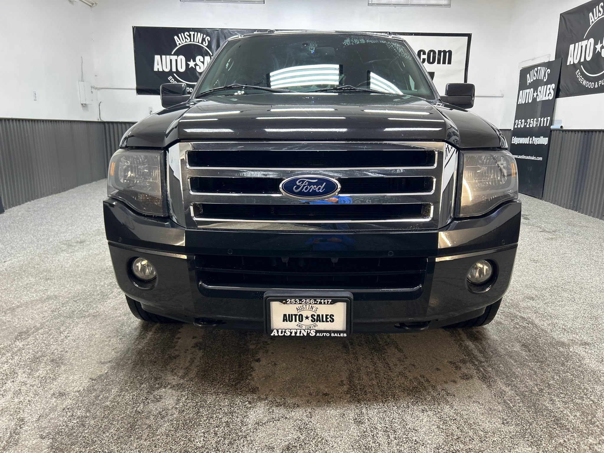 Used 2013 Ford Expedition Max Limited AWD/4WD image 2