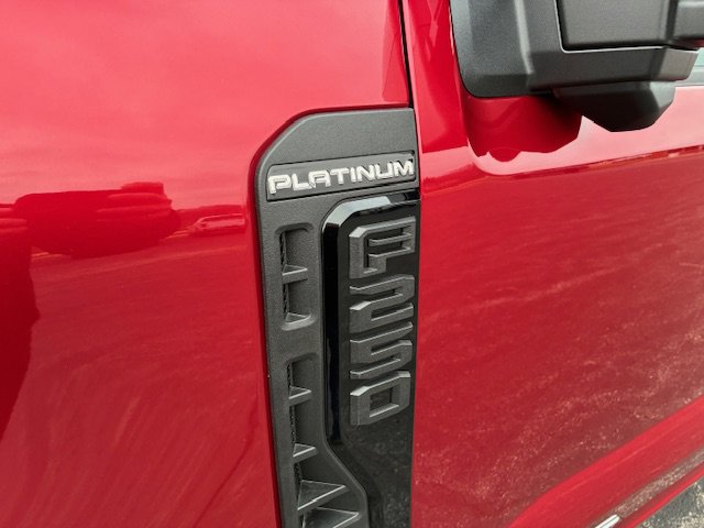 Used 2025 Ford F250 Platinum image 9