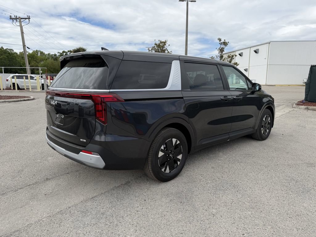 New 2026 Kia Carnival LXS image 4