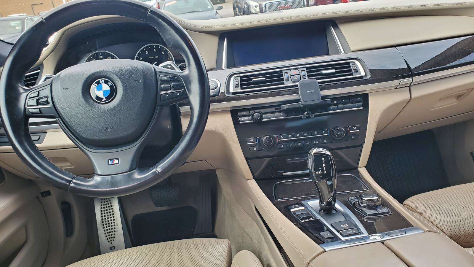 Used 2013 BMW 750i RWD image 7