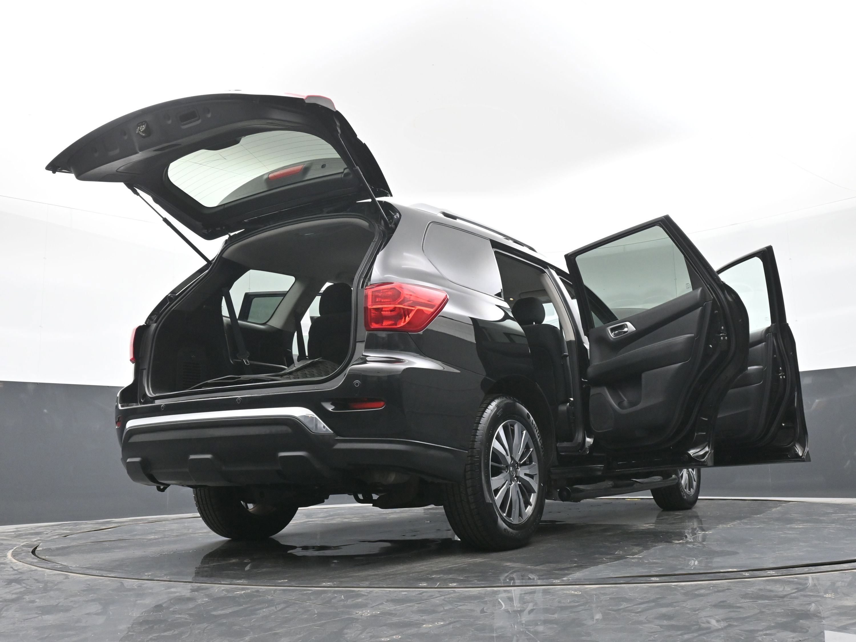 Used 2020 Nissan Pathfinder SV image 52