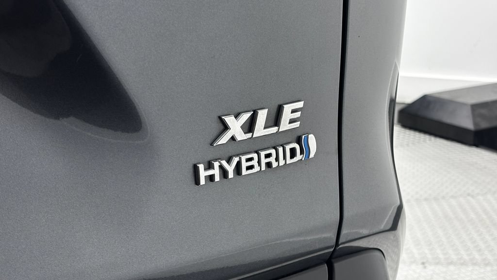 Used 2023 Toyota RAV4 XLE w/ XLE Grade Weather Package AWD/4WD image 9