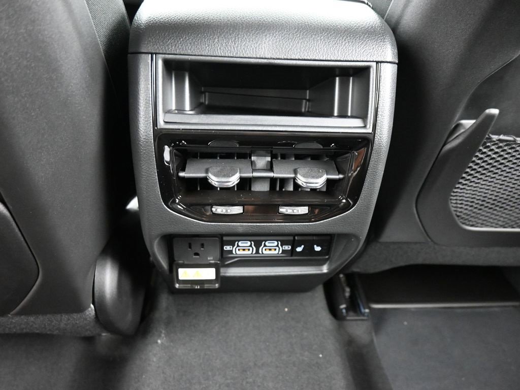 New 2025 Jeep Grand Cherokee Limited image 15