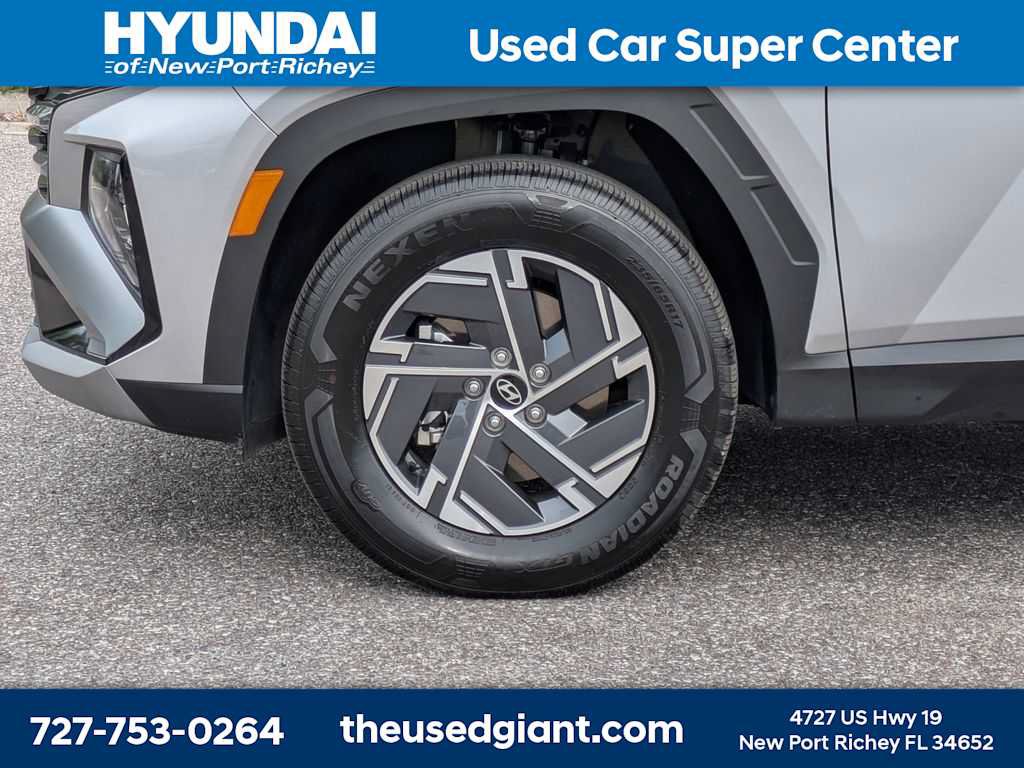 Used 2026 Hyundai Tucson Blue SE AWD/4WD image 10