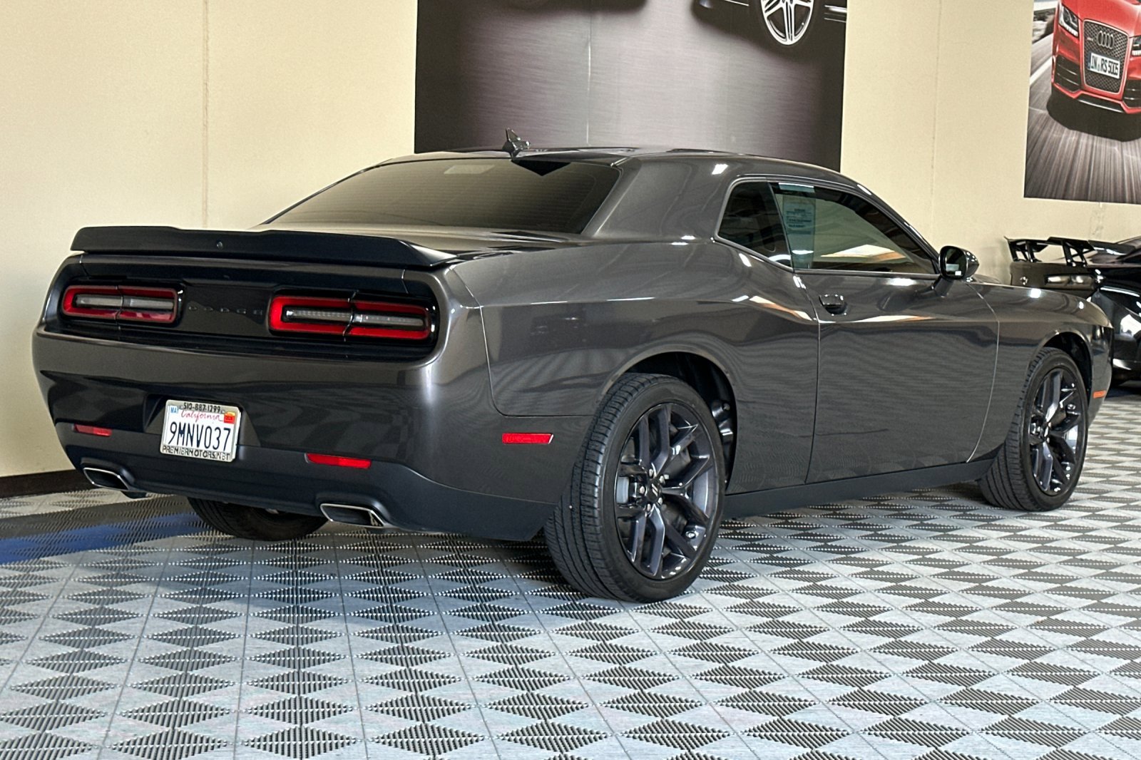 Used 2023 Dodge Challenger SXT w/ Blacktop Package image 4