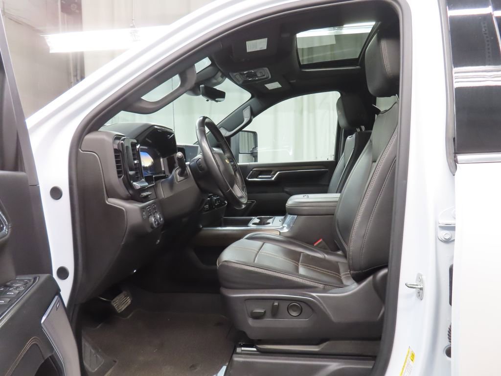 Used 2024 Chevrolet Silverado 3500 High Country w/ High Country Premium Package AWD/4WD image 12