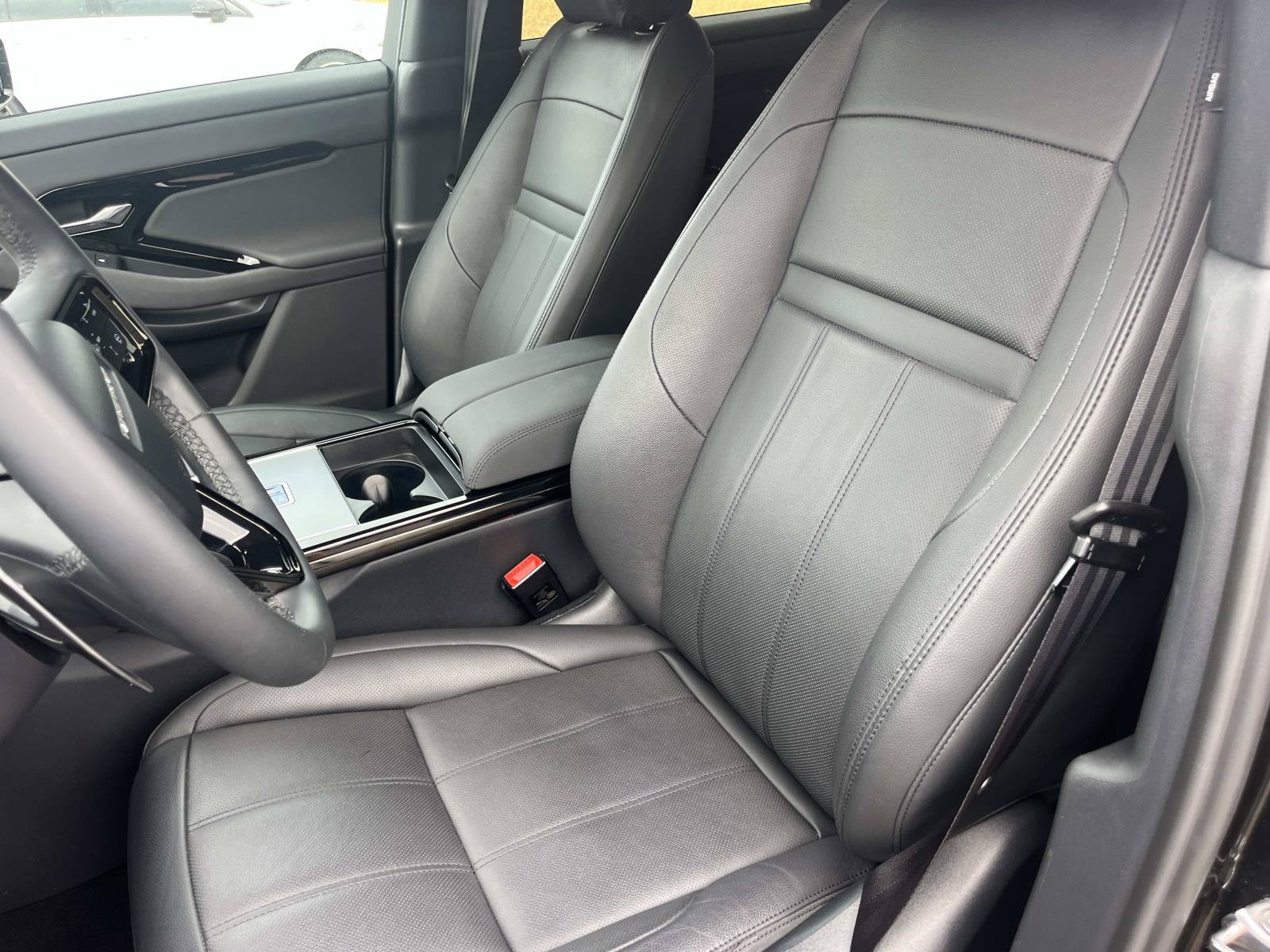 Used 2024 Land Rover Range Rover Evoque S AWD/4WD image 25