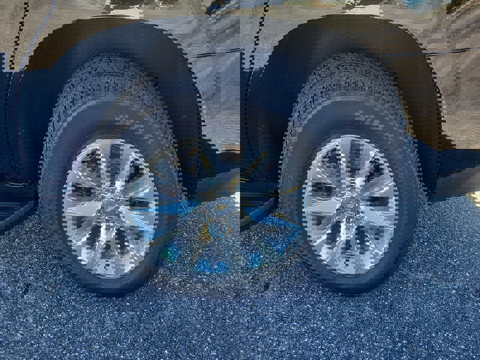 Used 2021 Chevrolet Tahoe Premier w/ Premium Package image 32