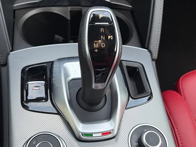 Used 2023 Alfa Romeo Stelvio Veloce AWD/4WD image 33