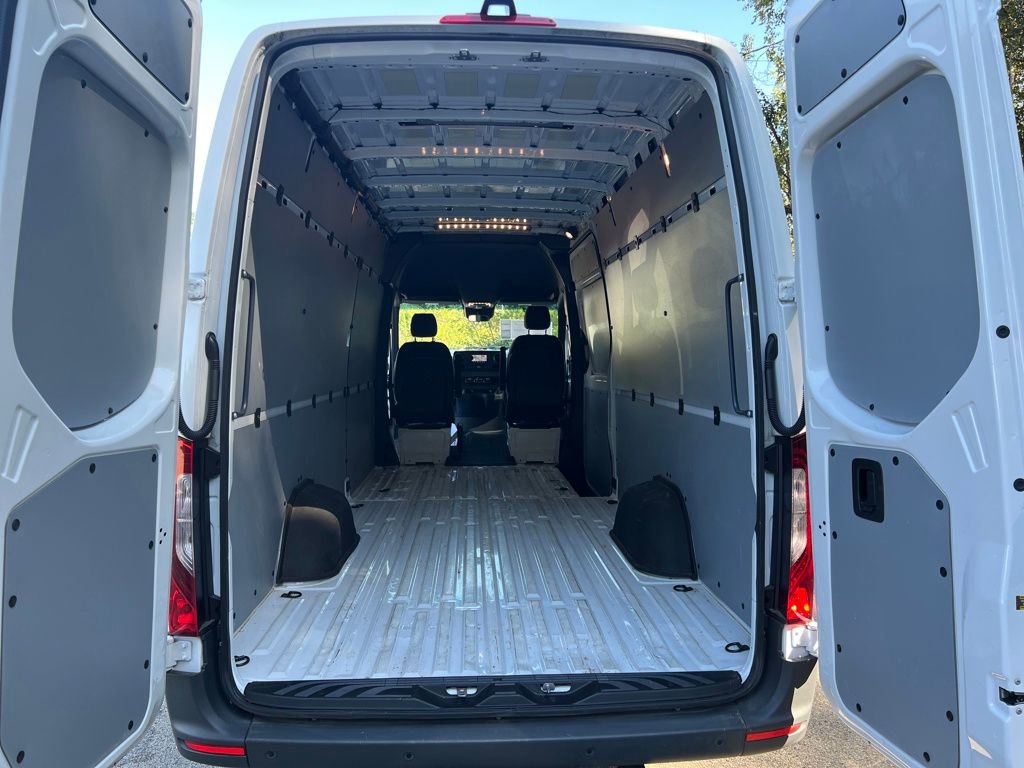 Used 2024 Mercedes-Benz Sprinter 2500 image 20