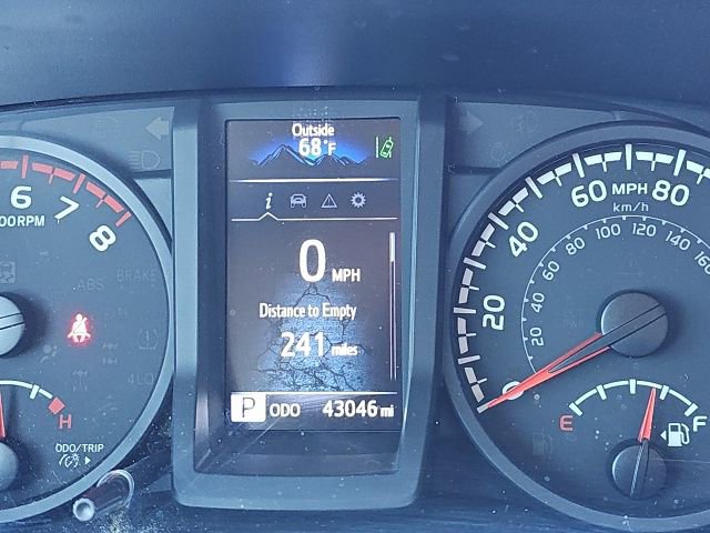 Used 2022 Toyota Tacoma SR image 18