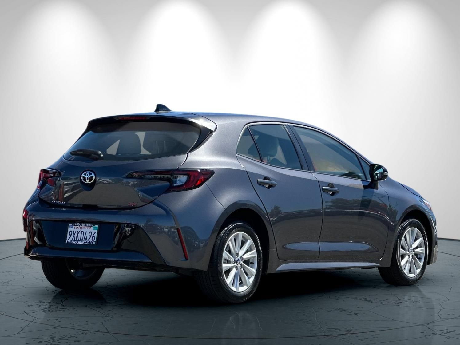 Used 2026 Toyota Corolla SE FWD image 4