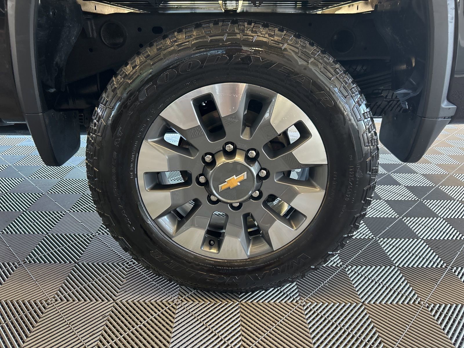 Used 2024 Chevrolet Silverado 2500 Custom w/ Custom Value Package image 8