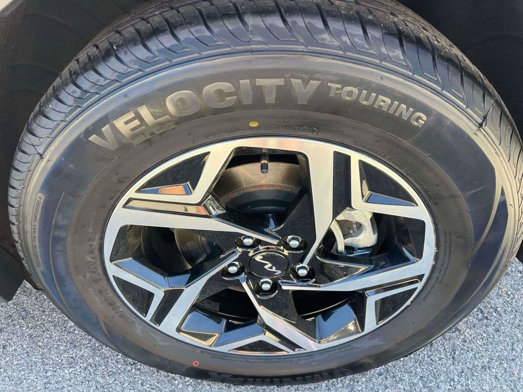 Used 2025 Kia Sportage LX image 35