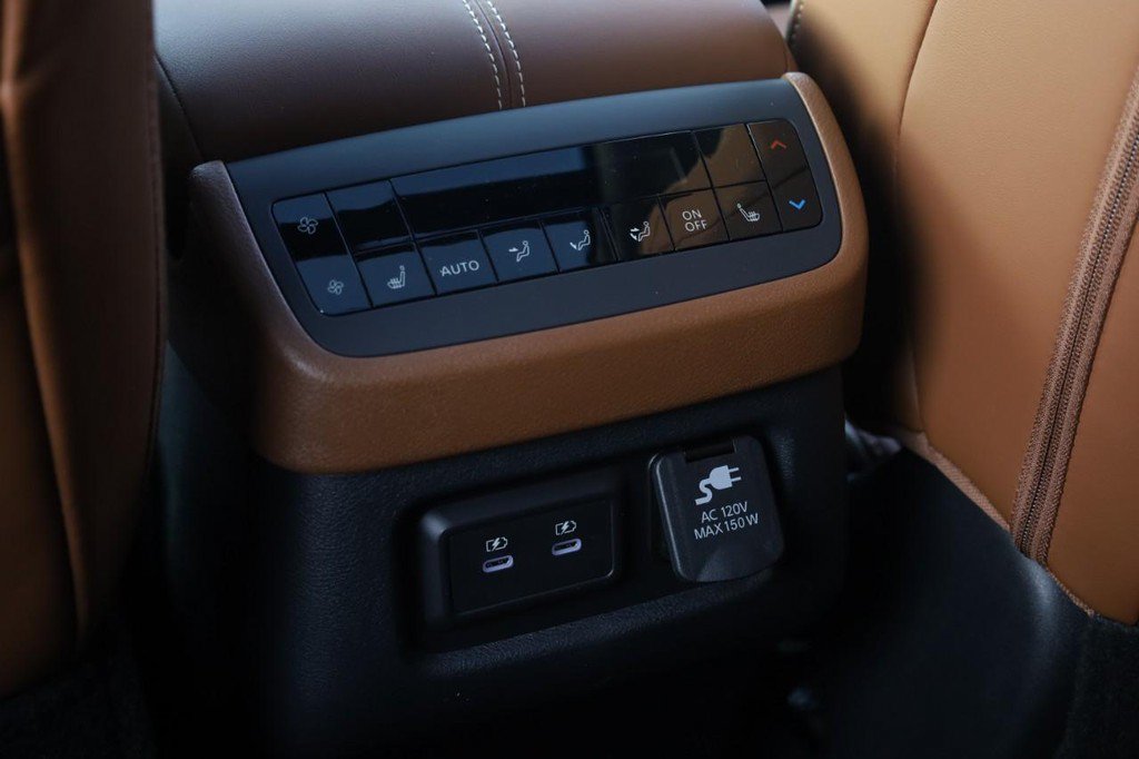 New 2026 Nissan Pathfinder Platinum AWD/4WD image 24