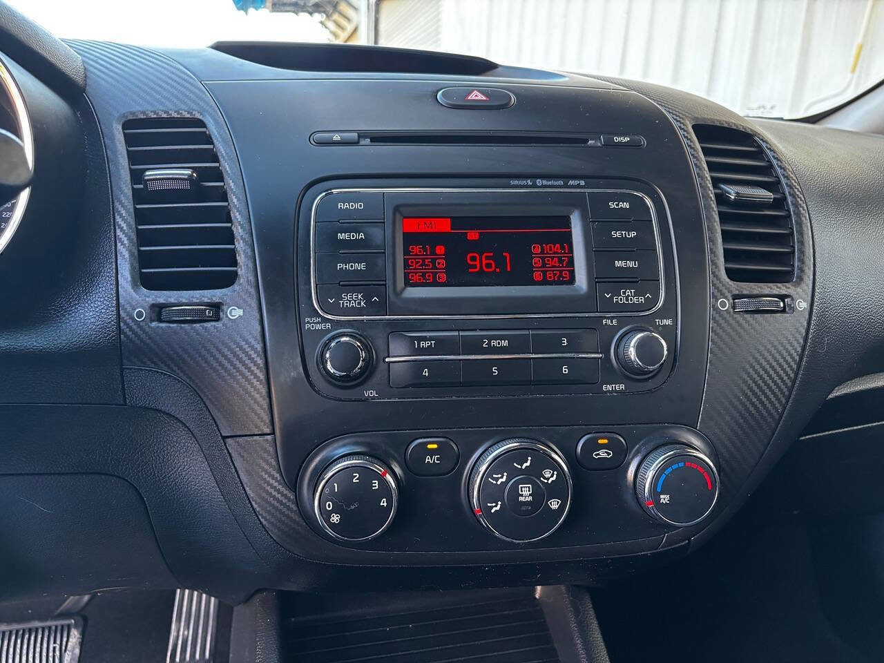 Used 2015 Kia Forte EX image 36