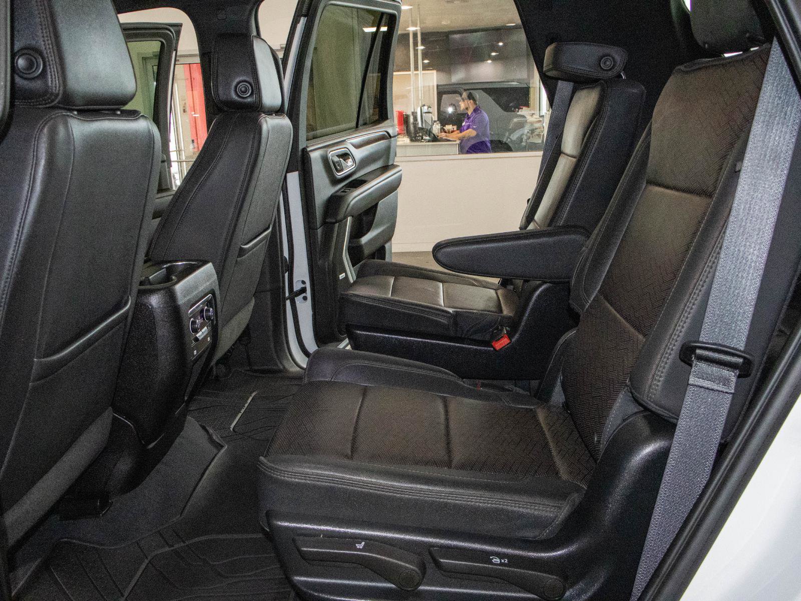Used 2023 Chevrolet Tahoe High Country AWD/4WD image 14