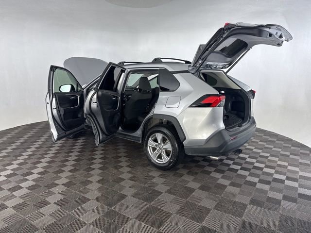 Used 2022 Toyota RAV4 XLE image 18
