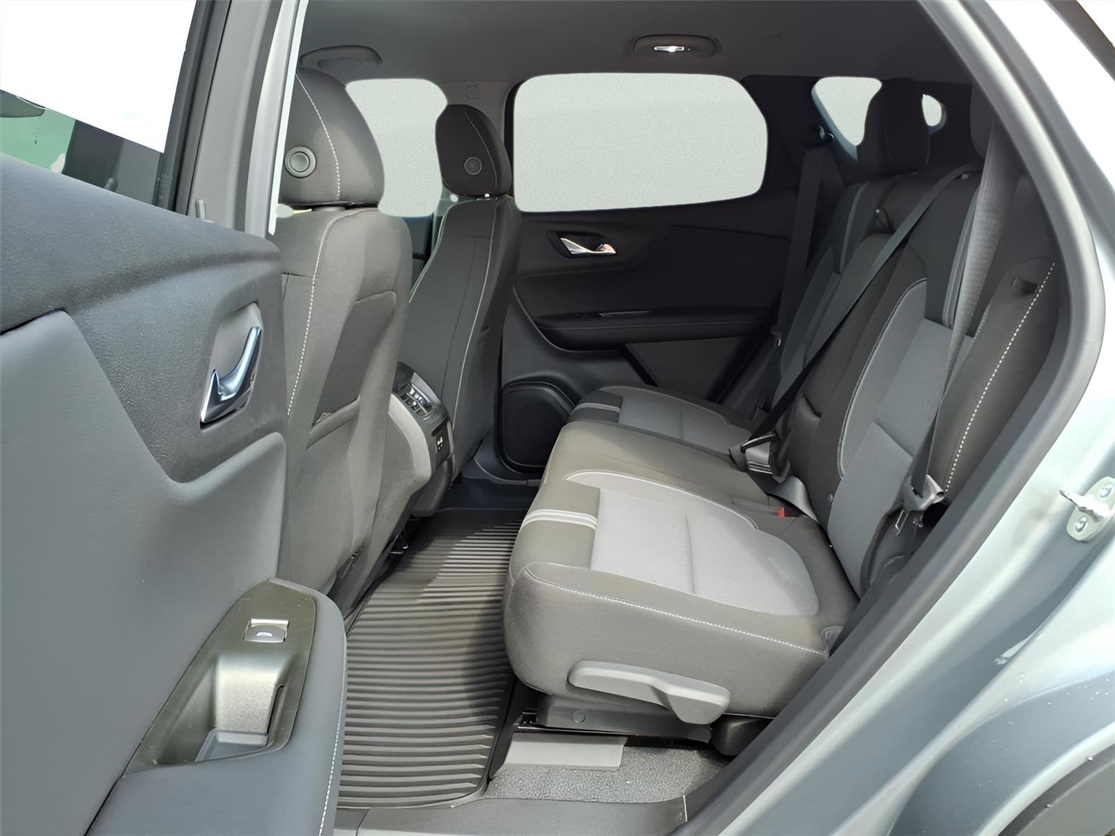 New 2025 Chevrolet Blazer LT w/ Midnight/Sport Edition image 10