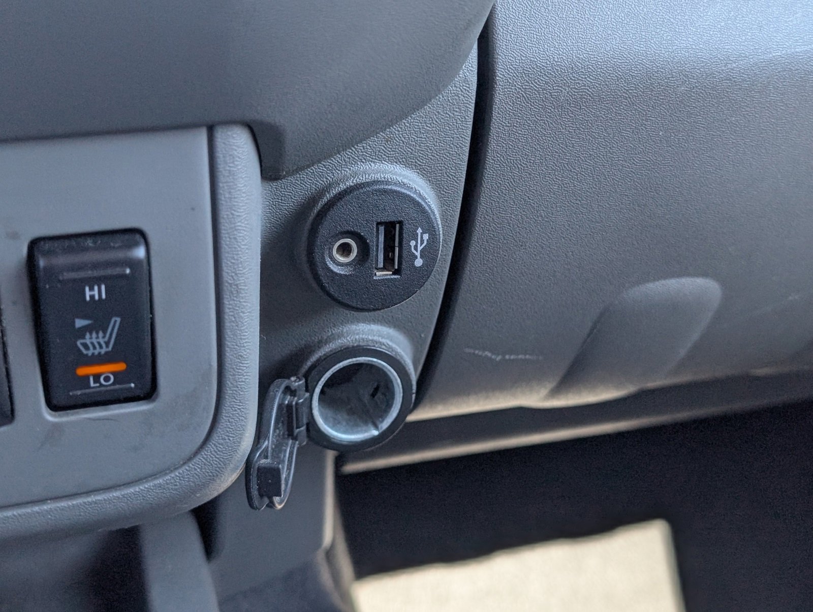 Used 2020 Nissan Frontier SV w/ Midnight Edition Floor Mats image 15