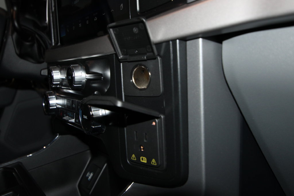 Used 2022 Ford F150 XLT w/ Equipment Group 302A High AWD/4WD image 26