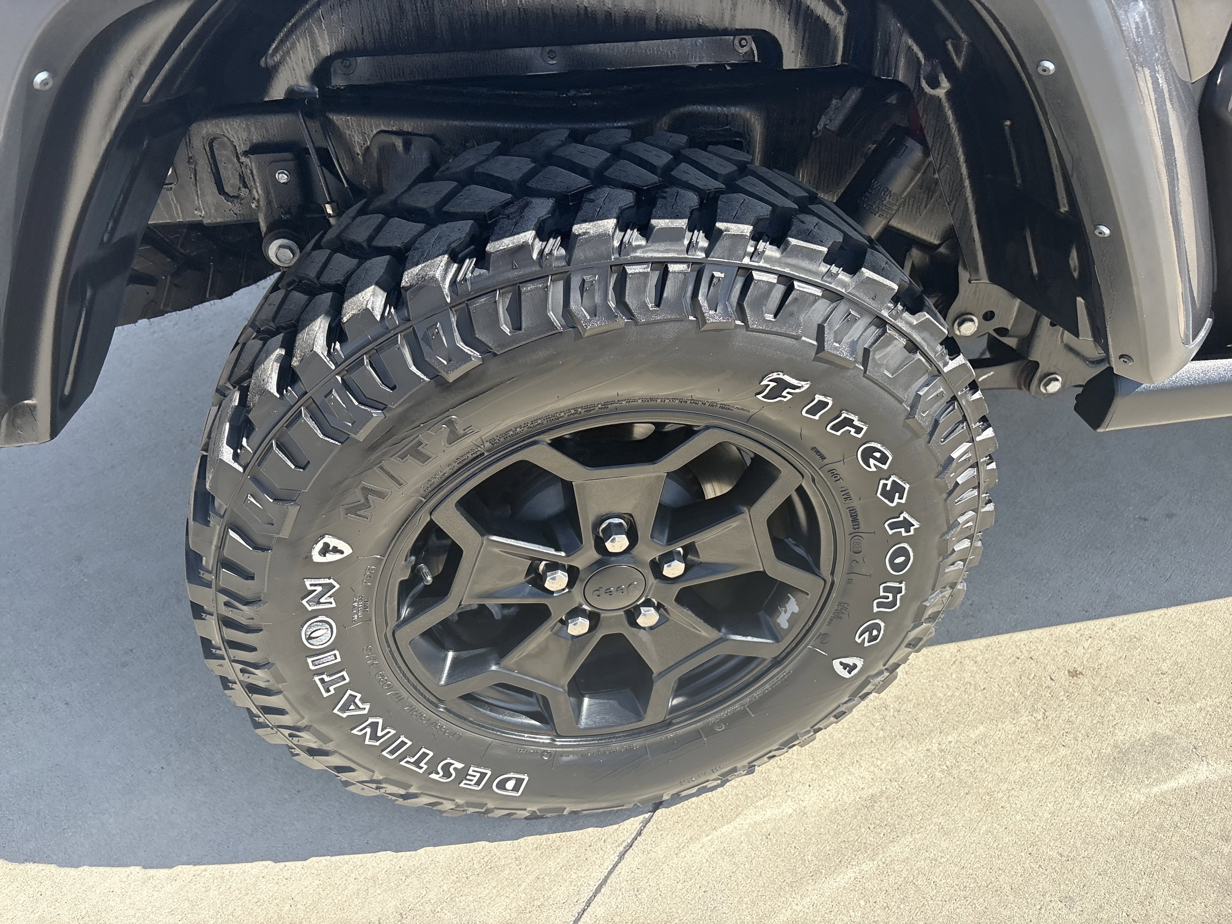 Used 2021 Jeep Gladiator Willys image 6